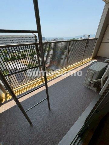 物件内観写真12　(お洗濯にも便利なバルコニー付き)