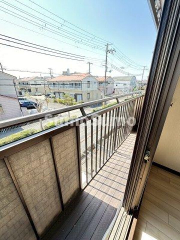 バルコニー(お洗濯にも便利なバルコニー付き)
