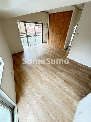 物件内観写真4　(ゆったり過ごせる居間です)