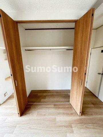 物件内観写真11　(収納豊富です)