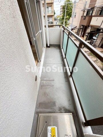 物件内観写真12　(外からの目が気にならないバルコニーで洗濯物が干せます)