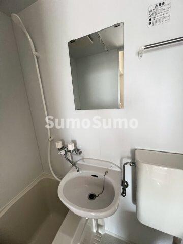 物件内観写真3　(コンパクトで使いやすい洗面所)