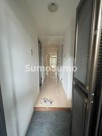 物件内観写真3　(落ち着いた玄関です)