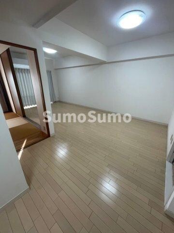 物件内観写真6　(ゆったり過ごせる居間です)