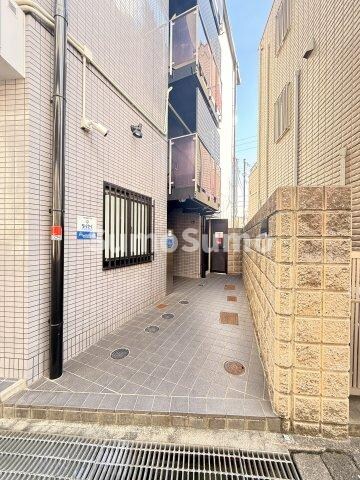 物件外観写真3　(建物の内部です)