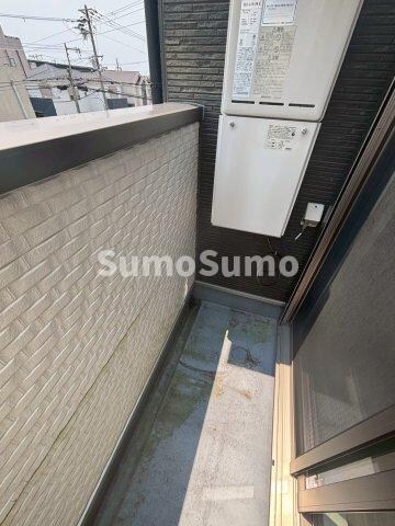 物件内観写真26　(外からの目が気にならないバルコニーで洗濯物が干せます)