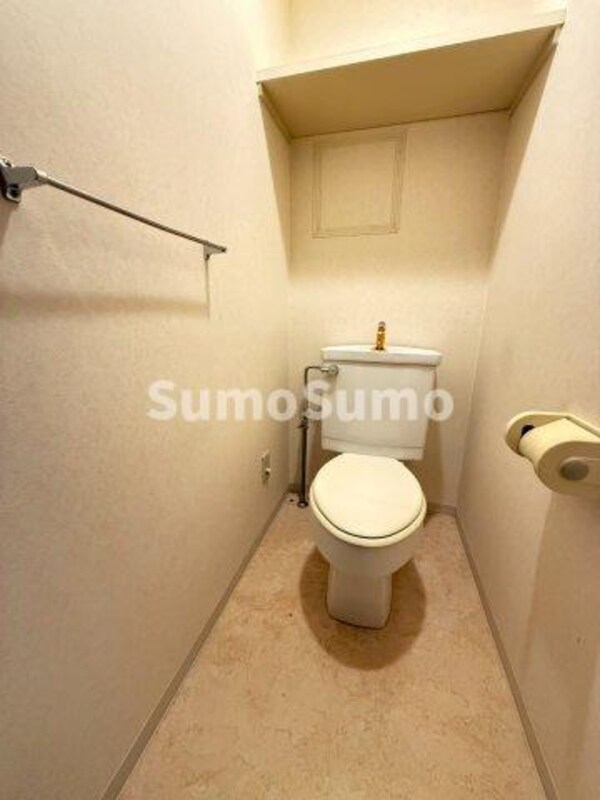 トイレ(コンパクトで使いやすいトイレです)