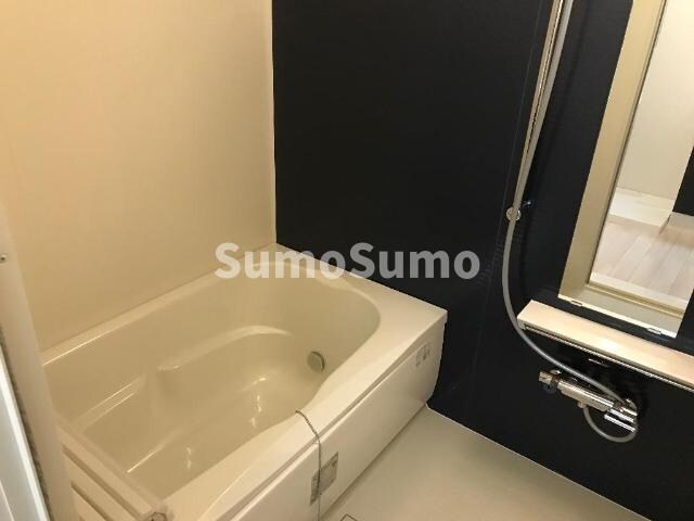 物件内観写真6　(日々の疲れを癒すお風呂付です)