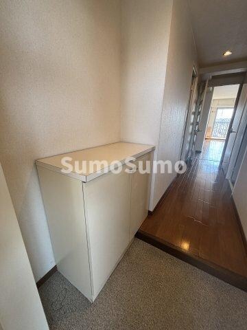 物件内観写真5　(落ち着いた玄関です)