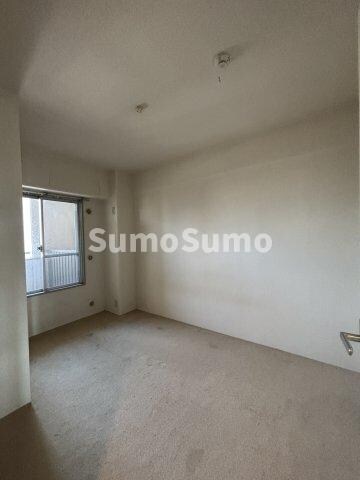 物件内観写真8　(使い勝手のいい寝室です)