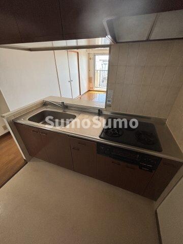 物件内観写真14　(コンパクトなキッチンで掃除もラクラク)