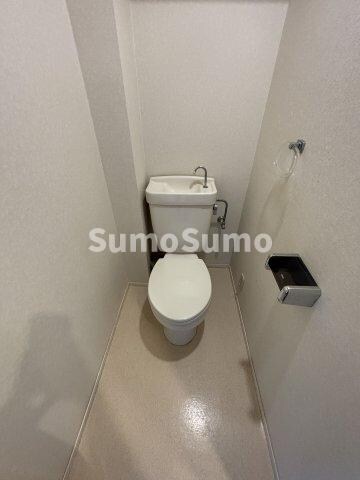 物件内観写真24　(ゆったりとした空間のトイレです)