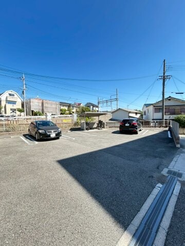 物件外観写真2　(駐車場完備です)