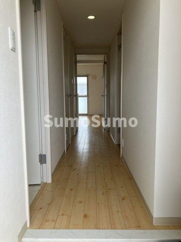 玄関(収納もある玄関です)