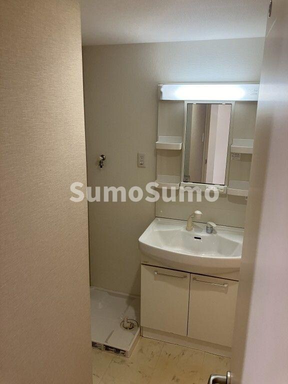 物件内観写真8　(コンパクトで使いやすい洗面所)