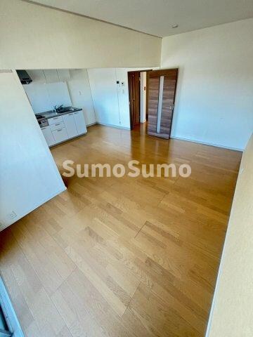 物件内観写真5　(ゆったり過ごせる居間です)