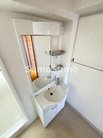 物件内観写真10　(スペースが確保できる洗面所です)