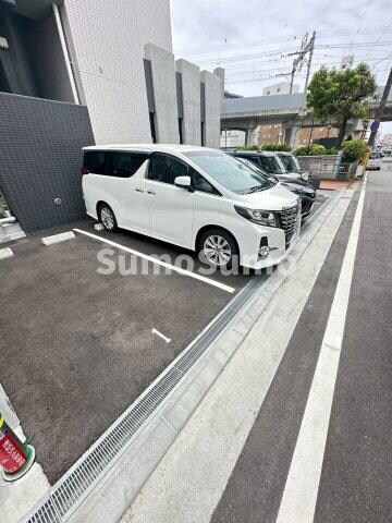 物件外観写真3　(駐車場です)