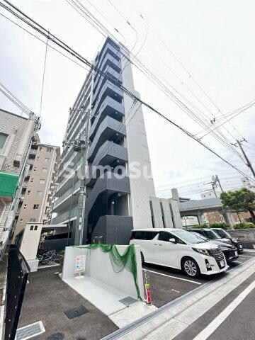 物件外観写真4　(車をお持ちの方に嬉しい駐車場付きの物件です)