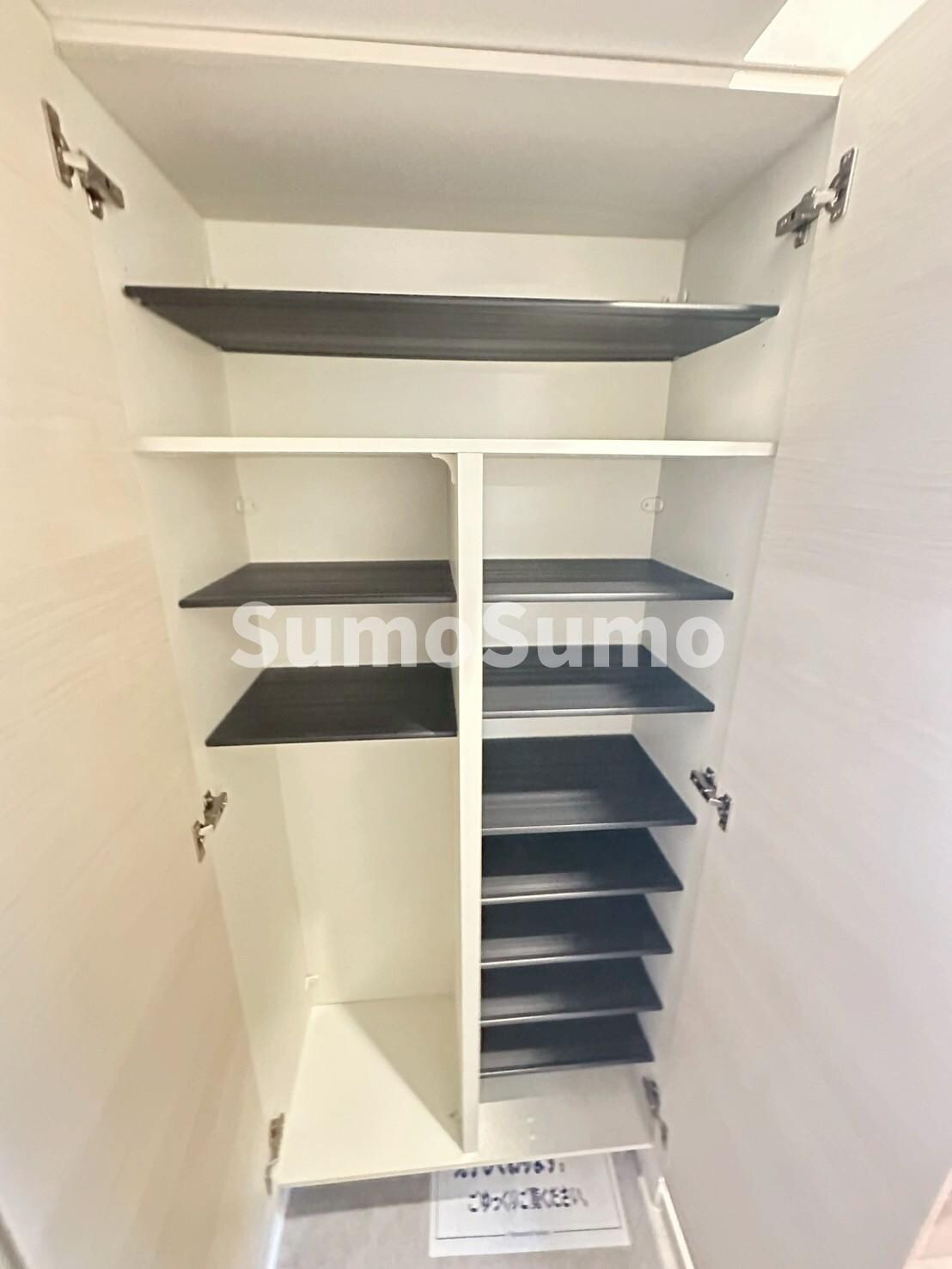 物件内観写真23　(大きなスペースがあり、収納には困りません)