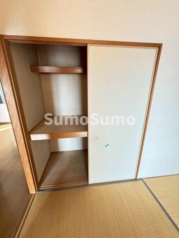 物件内観写真24　(たっぷりとした収納スペースです)