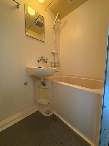 物件内観写真16　(コンパクトで使いやすいお風呂です)
