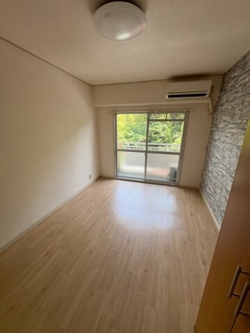 物件内観写真18　(ゆったり過ごせる居間です)