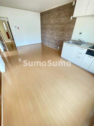 物件内観写真11　(ゆったり過ごせる居間です)