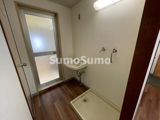 物件内観写真10　(コンパクトで使いやすい洗面所)