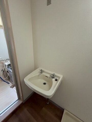 物件内観写真18　(スペースが確保できる洗面所です)