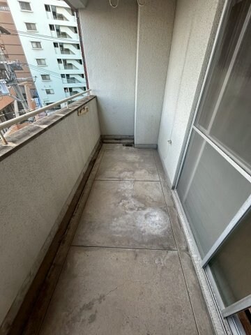 物件内観写真26　(バルコニーからの眺めを楽しみながら食事をしませんか)