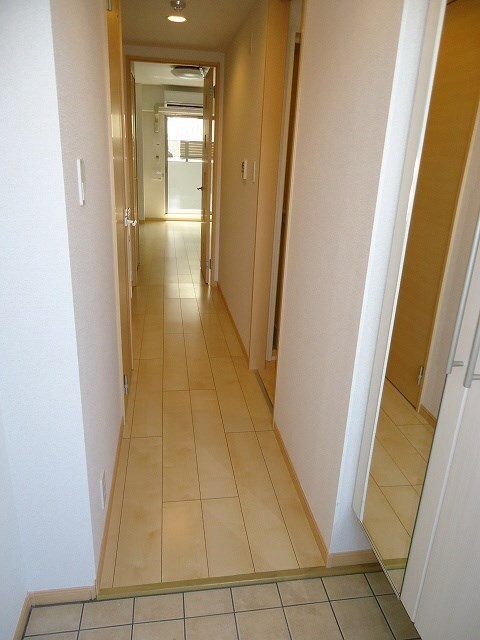 物件内観写真4　(きれいな玄関です)