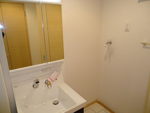 物件内観写真10　(独立洗面台です)