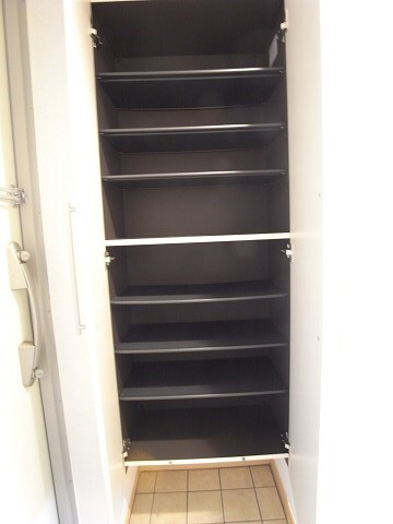 物件内観写真12　(ちょっとした収納スペースも充実しています)