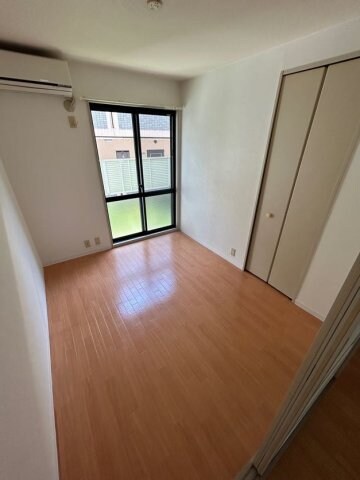 物件内観写真18　(コンパクトで使いやすい洋室です)