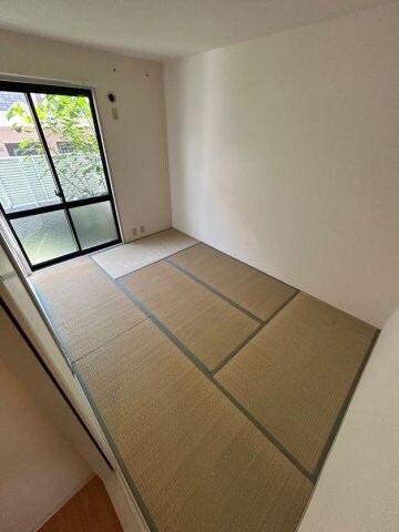 物件内観写真21　(来客時にも便利な和室付き)