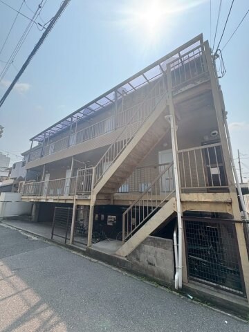 物件外観写真1　(おしゃれな外観です)