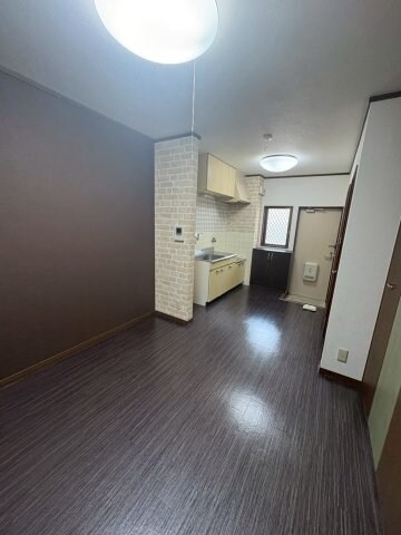 物件内観写真4　(リビングです)