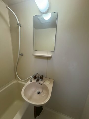 物件内観写真11　(スペースが確保できる洗面所です)