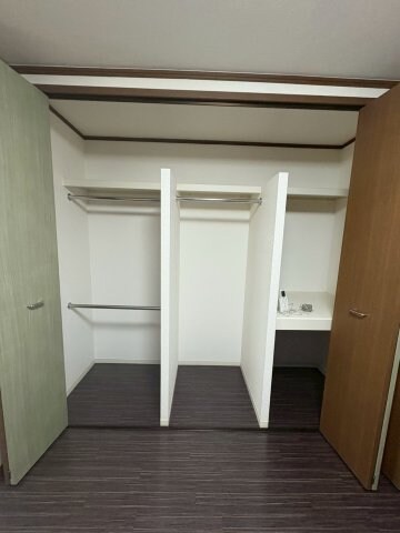 物件内観写真12　(専用の収納スペースです)