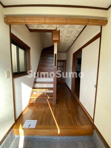 物件内観写真5　(シンプルで使いやすい玄関です)