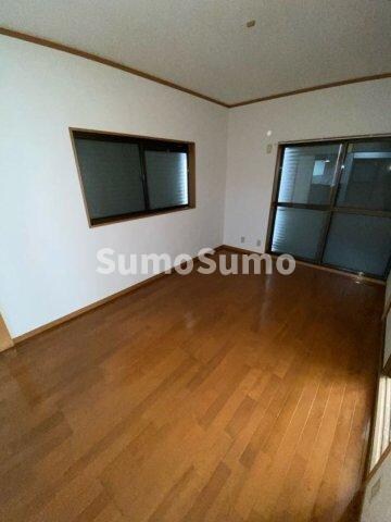 物件内観写真9　(おしゃれな居間です)