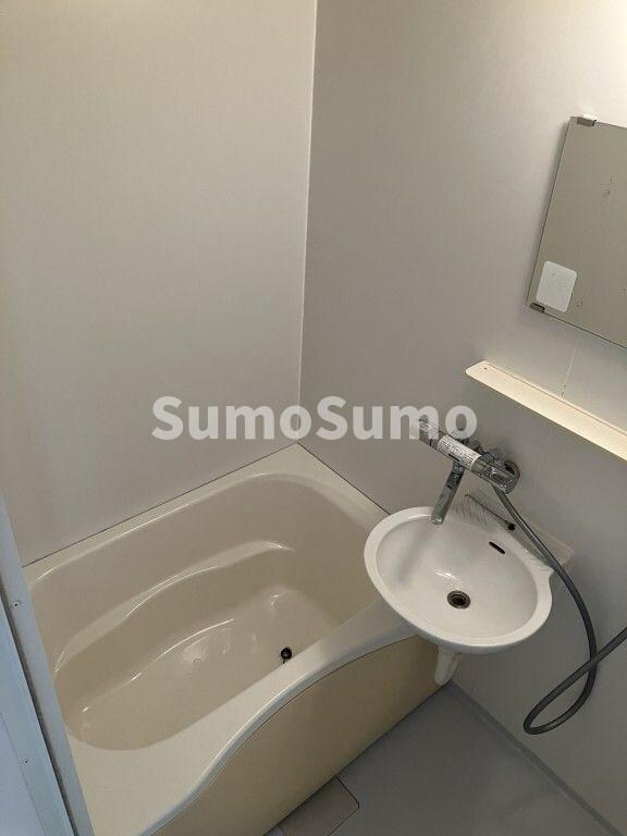 物件内観写真7　(コンパクトで使いやすいお風呂です)