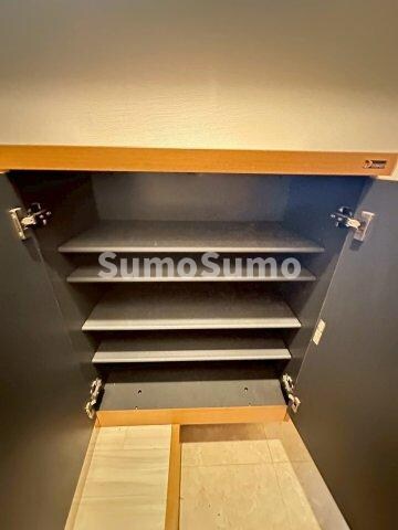 物件内観写真22　(収納豊富です)