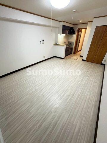 物件内観写真23　(ゆったりした洋室です)