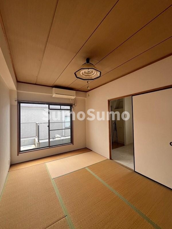 居室(おしゃれな居間です)