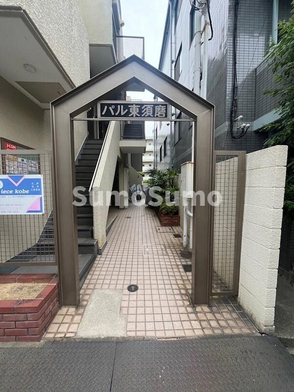 物件外観写真3　(エントランスです)