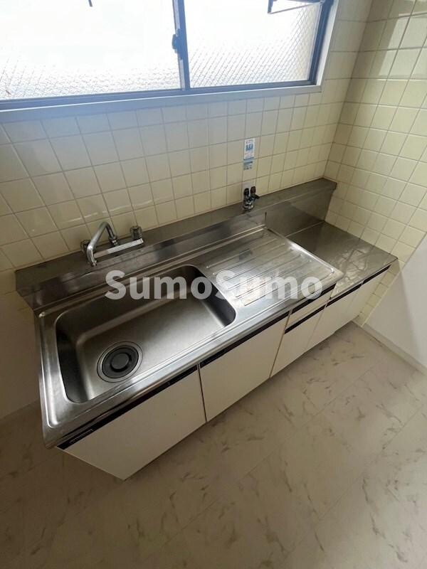 物件内観写真18　(コンパクトなキッチンで掃除もラクラク)