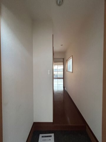 物件内観写真7　(シンプルで使いやすい玄関です)