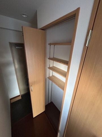 物件内観写真11　(収納のためのスペースです)